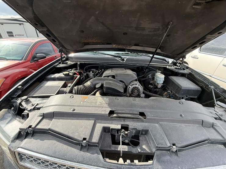 2014-chevrolet-tahoe-image-44