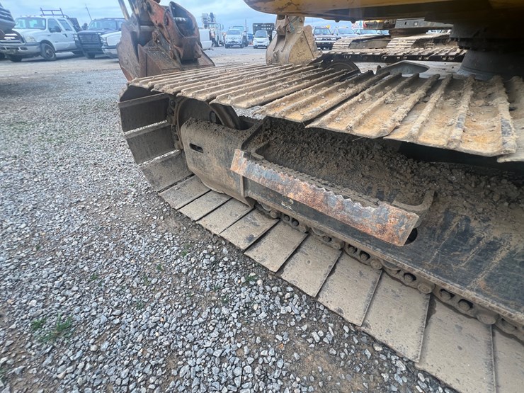 2011-komatsu-pc130-8-image-9