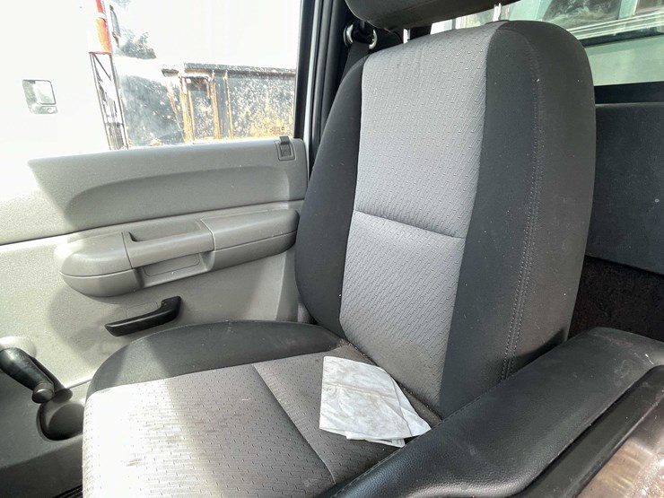 #1429-•-2008-white-chevy-silverado-(has-wi-title)-(of)-image-53