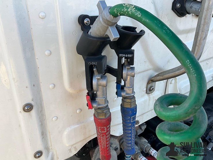 2016-freightliner-cascadia-125-image-13