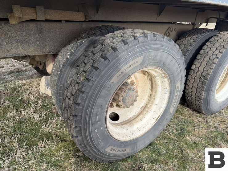 1985-international-s2300-image-29