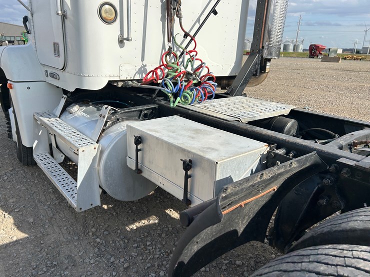 #39248-•-2000-freightliner-fd1-t/a-single-cab-truck-tractor-1fuy3mcb2ylb03327-image-33