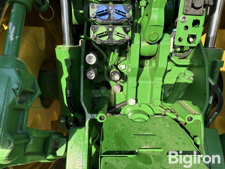 2013-john-deere-8360r-image-14