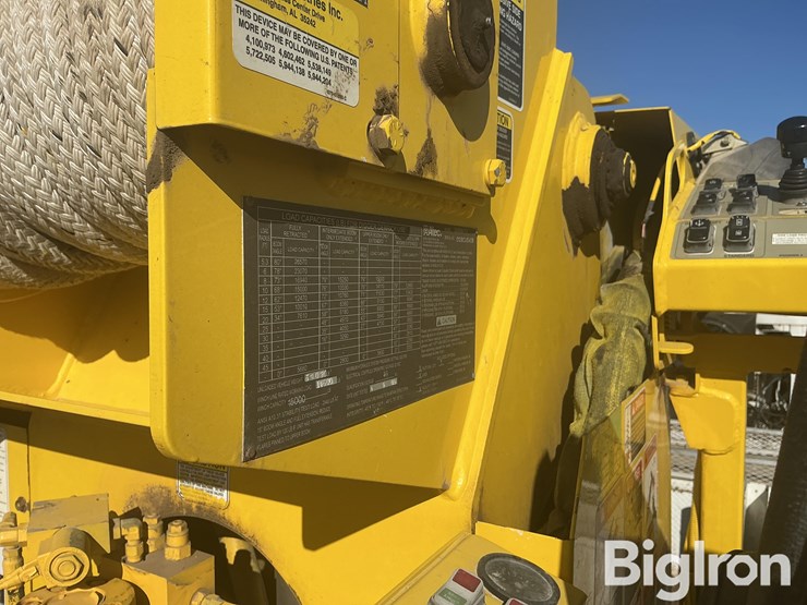 2009-freightliner-m2-106-image-17