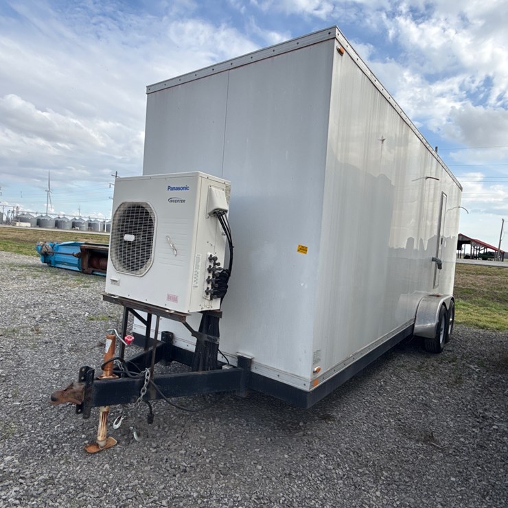 #38234 • 2012 Comforts of Home 22' T/A (3) Stall Mobile Shower & Bathroom 4C9TN2225CM081303 INV# 38234