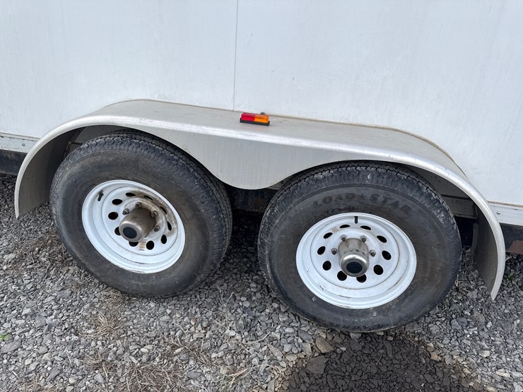 #38234-•-2012-comforts-of-home-22'-t/a-(3)-stall-mobile-shower-&-bathroom-4c9tn2225cm081303-inv#-38234-image-31