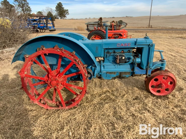 1930-case-cc-2wd-tractor-image-4