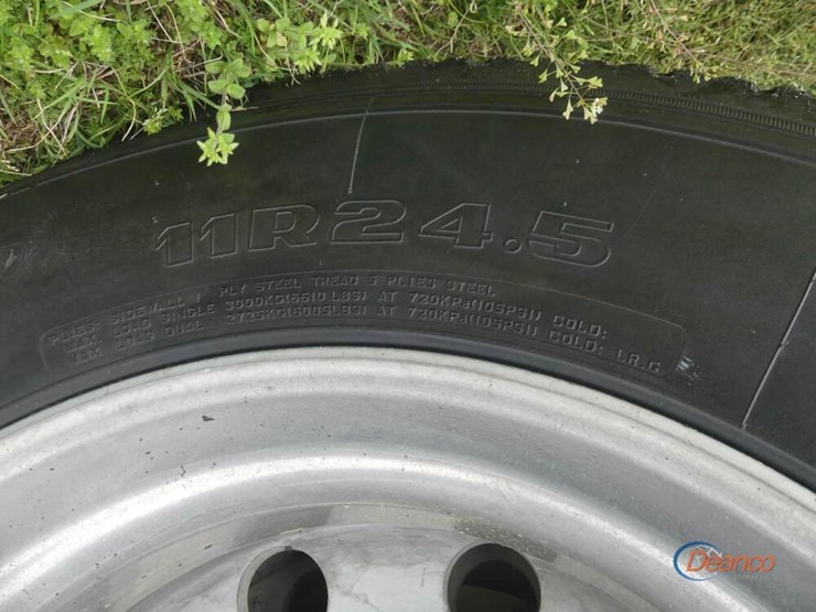 2016-freightliner-122sd-image-5