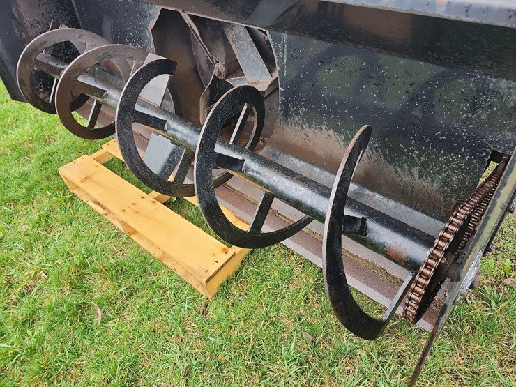 tag-#156,-7'-loftness-snow-blower-image-4