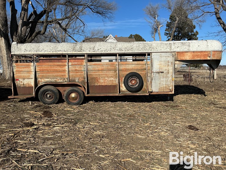 1980-flying-f-t/a-livestock-trailer-image-4