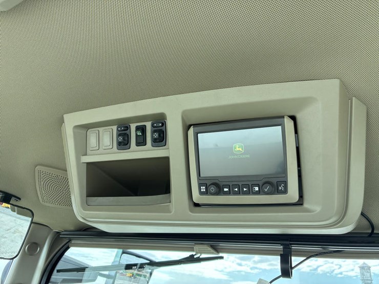 2024-john-deere-8rx-410-image-95