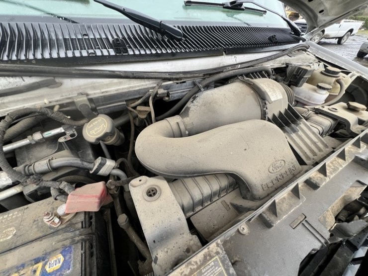 2008-ford-e350-image-12