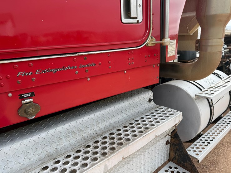 2000-kenworth-w900-image-9