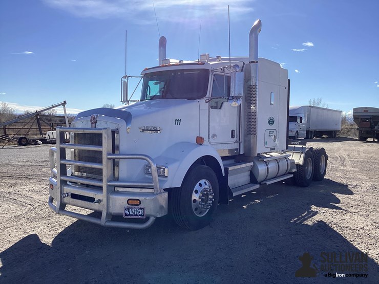 2011-kenworth-t800-image-1