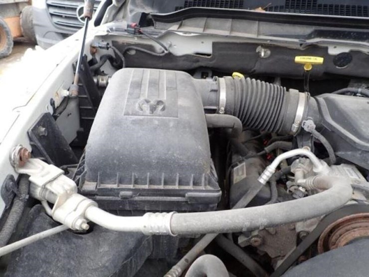 2013-dodge-ram-1500-image-18