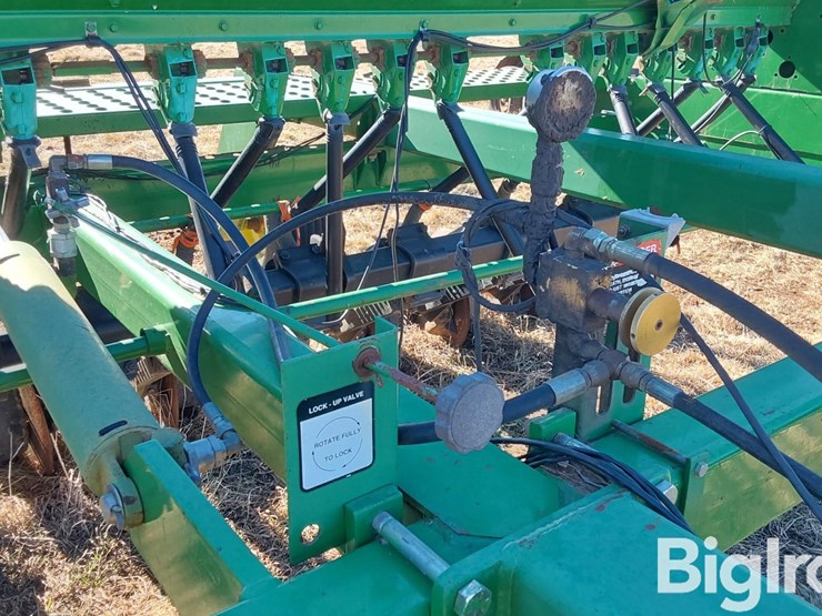 john-deere-750-image-11