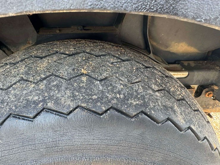 club-car-4-seater-golf-cart---battery-charger-included-image-14