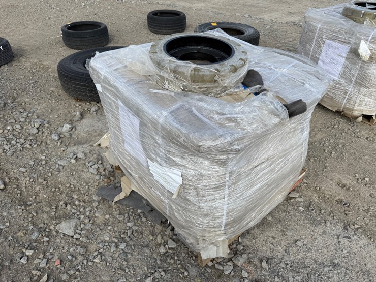 #37445-•-unused-18x15-mud-buggy-tires-inv#-37445-image-3