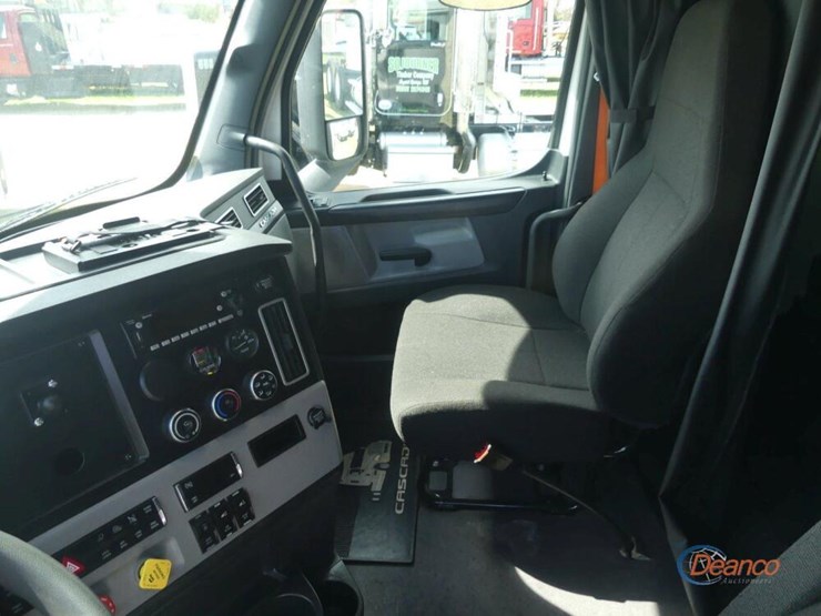 2025-freightliner-cascadia-116-image-14