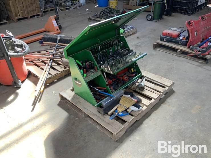 john-deere-toolbox-&-tools-image-1