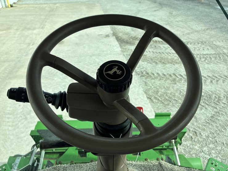 2013-john-deere-s680-image-100