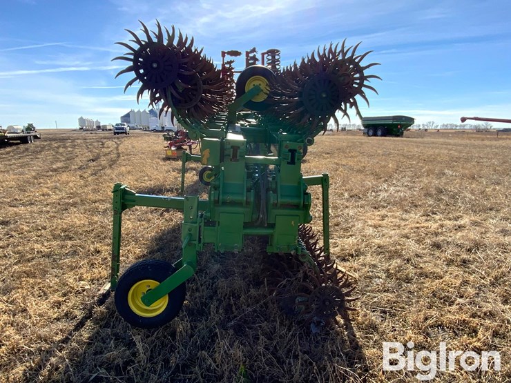 2022-john-deere-60-image-8