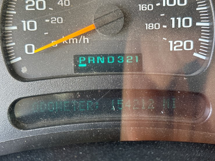 2005-gmc-3500-image-34