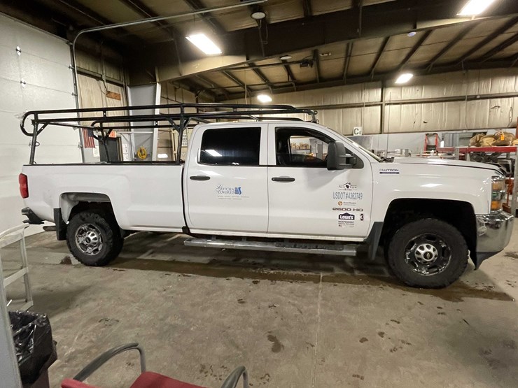 2015-chevrolet-silverado-2500hd-image-4