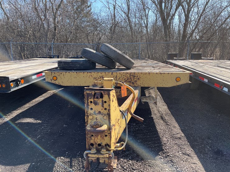 #6062-•-1992-bera-tandem-axle-tilt-bed,-equipment-trailer-(has-wi-title)-image-2