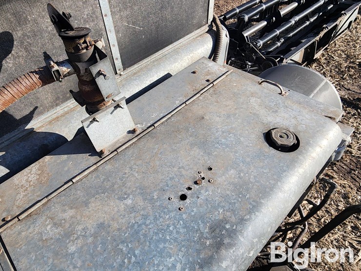 1980-gleaner-f2-image-16