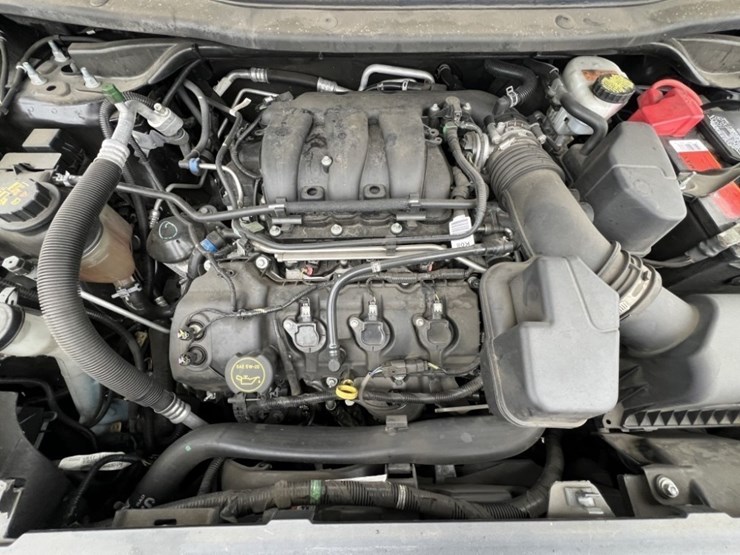 2018-ford-explorer-image-13