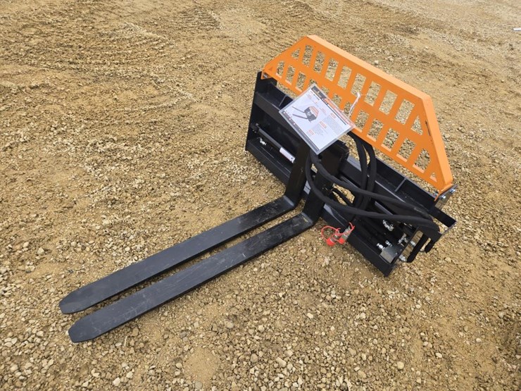 #8097-•-new-landhonor-48"-skid-steer-pallet-forks-image-1