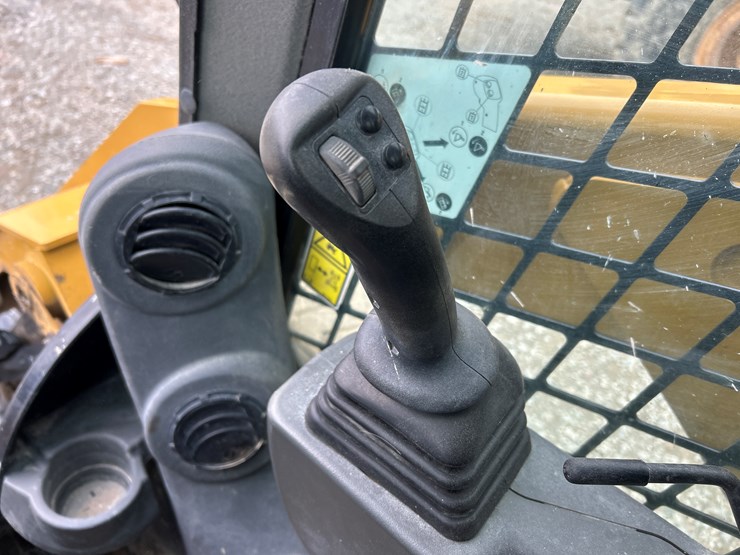 caterpillar-246d3-image-48