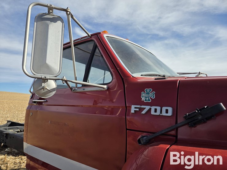 1992-ford-f700-image-12