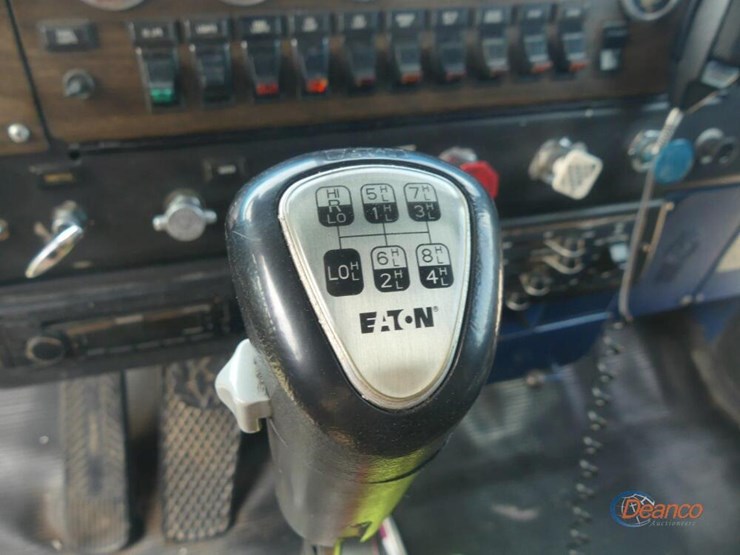 1973-kenworth-w925a-truck-tractor,-s/n-133656:-1693-ta-cat,-425hp,-18-sp.,-4:11-rears,-air-ride,-wet-kit-image-17