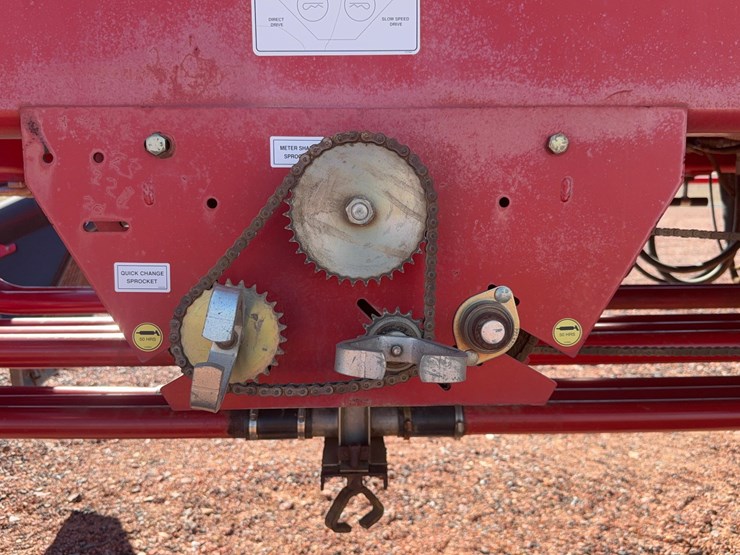 morris-contour-air-seeder-with-morris-8300-air-cart-image-28