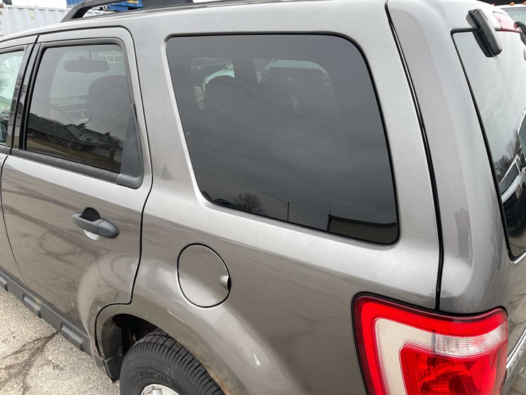 2011-ford-escape-image-33