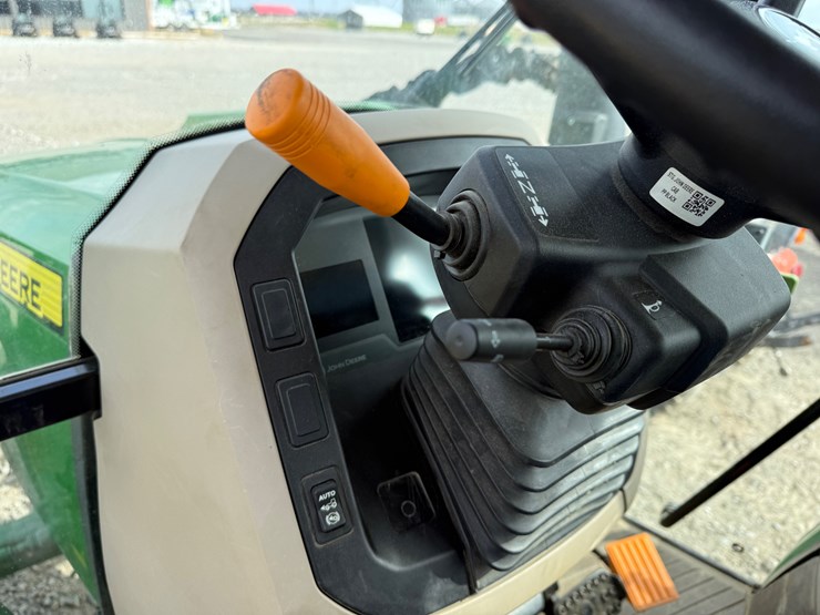 2024-john-deere-5130m-image-31