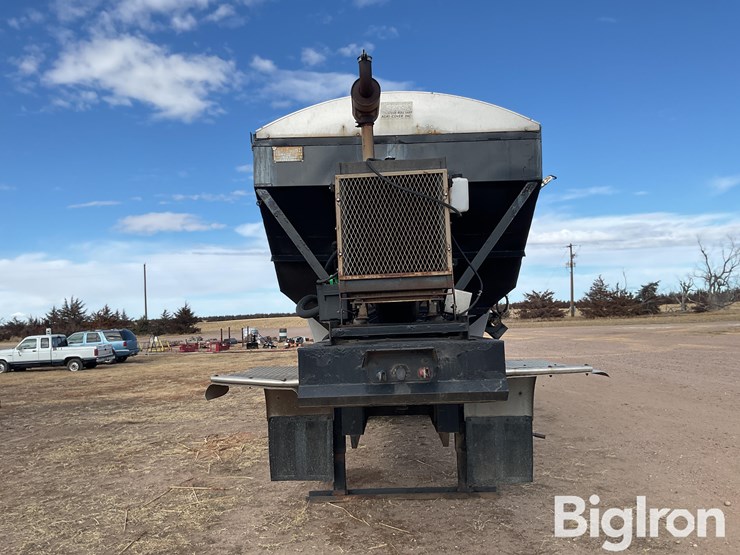 2001-magnolia-trailer-image-2