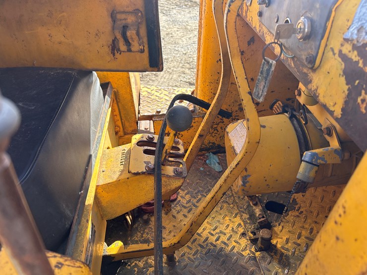 john-deere-350-image-47