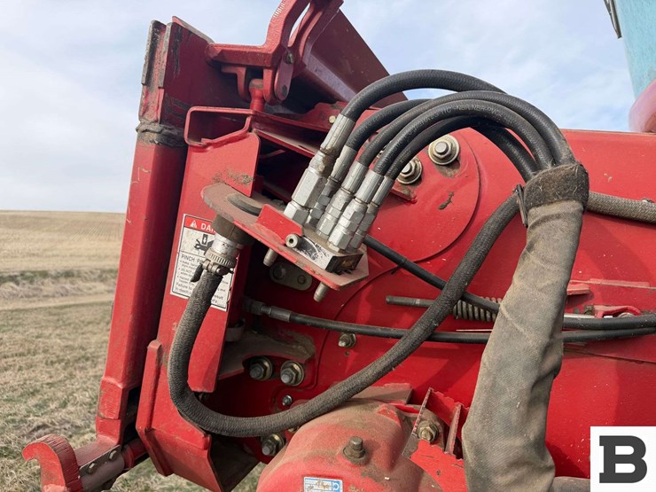 2008-case-ih-7010-image-14