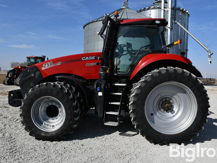 2021-case-ih-magnum-250-image-8