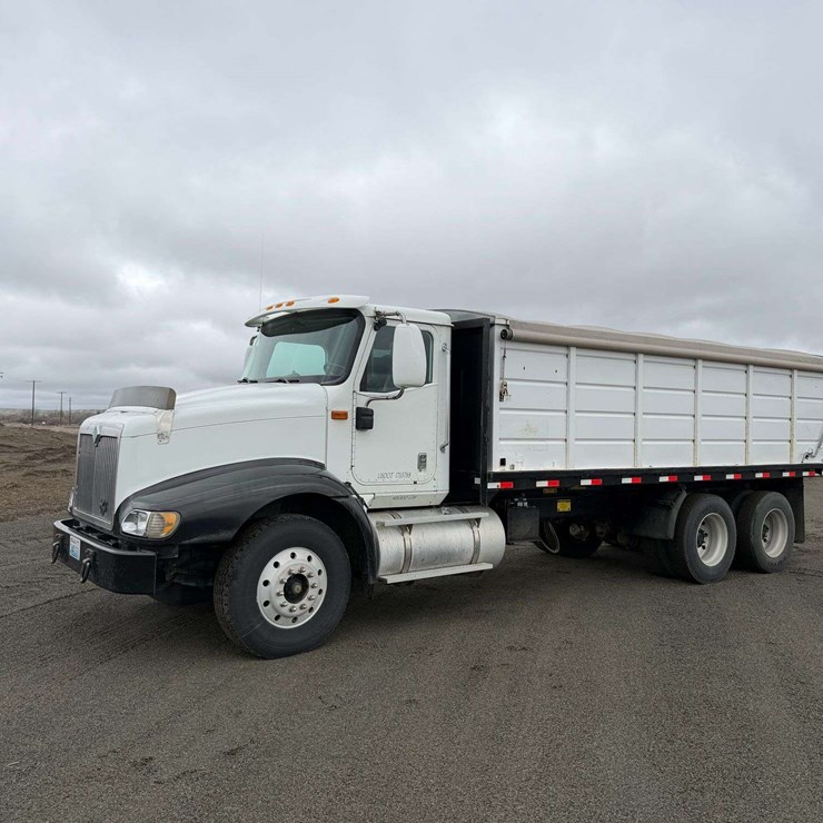 2001 INTERNATIONAL 9200