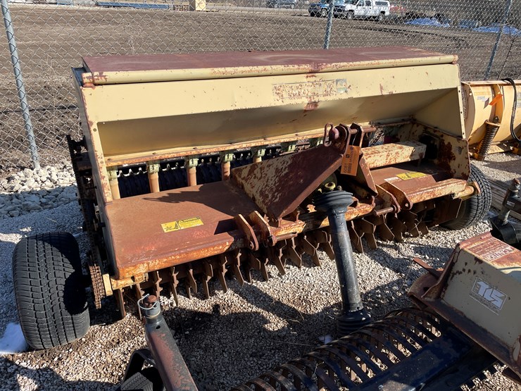 #6081-•-land-pride-3-point-25-72-seeder-image-2