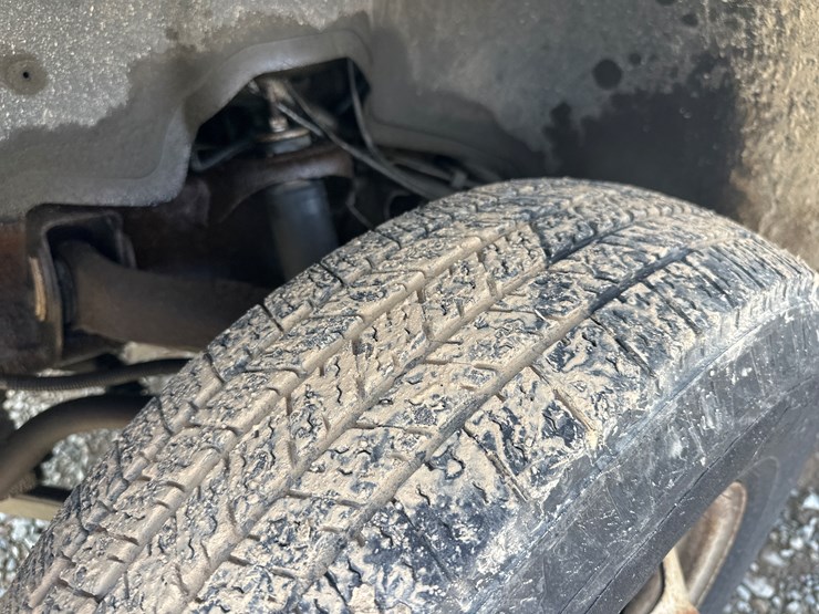 2005-gmc-3500-image-55