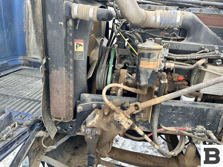 1999-freightliner-fld120-image-12