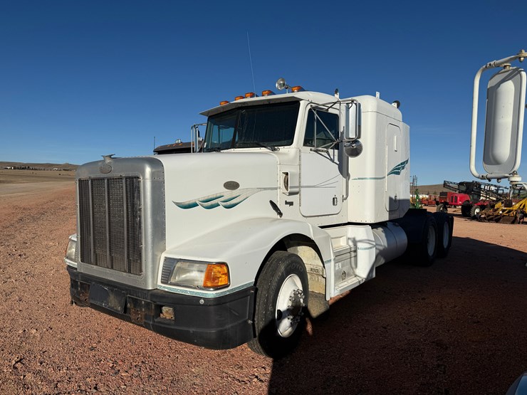 1993-peterbilt-377-image-3