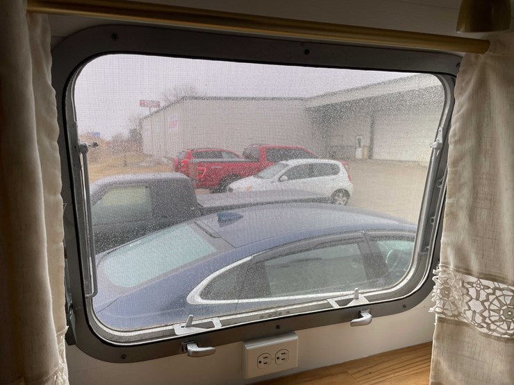 #1435-•-1978-airstream-land-yacht-31'---fully-remodeled,-road-ready-(has-wi-title)-(of)-image-54