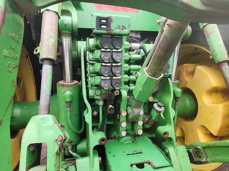 john-deere-8420-image-25