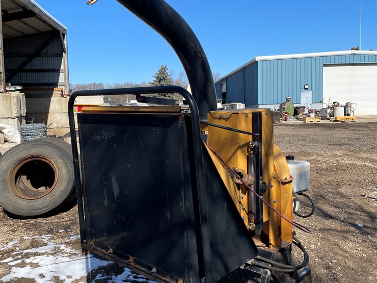 #6052-•-2000-woods-8100-chipper-image-4